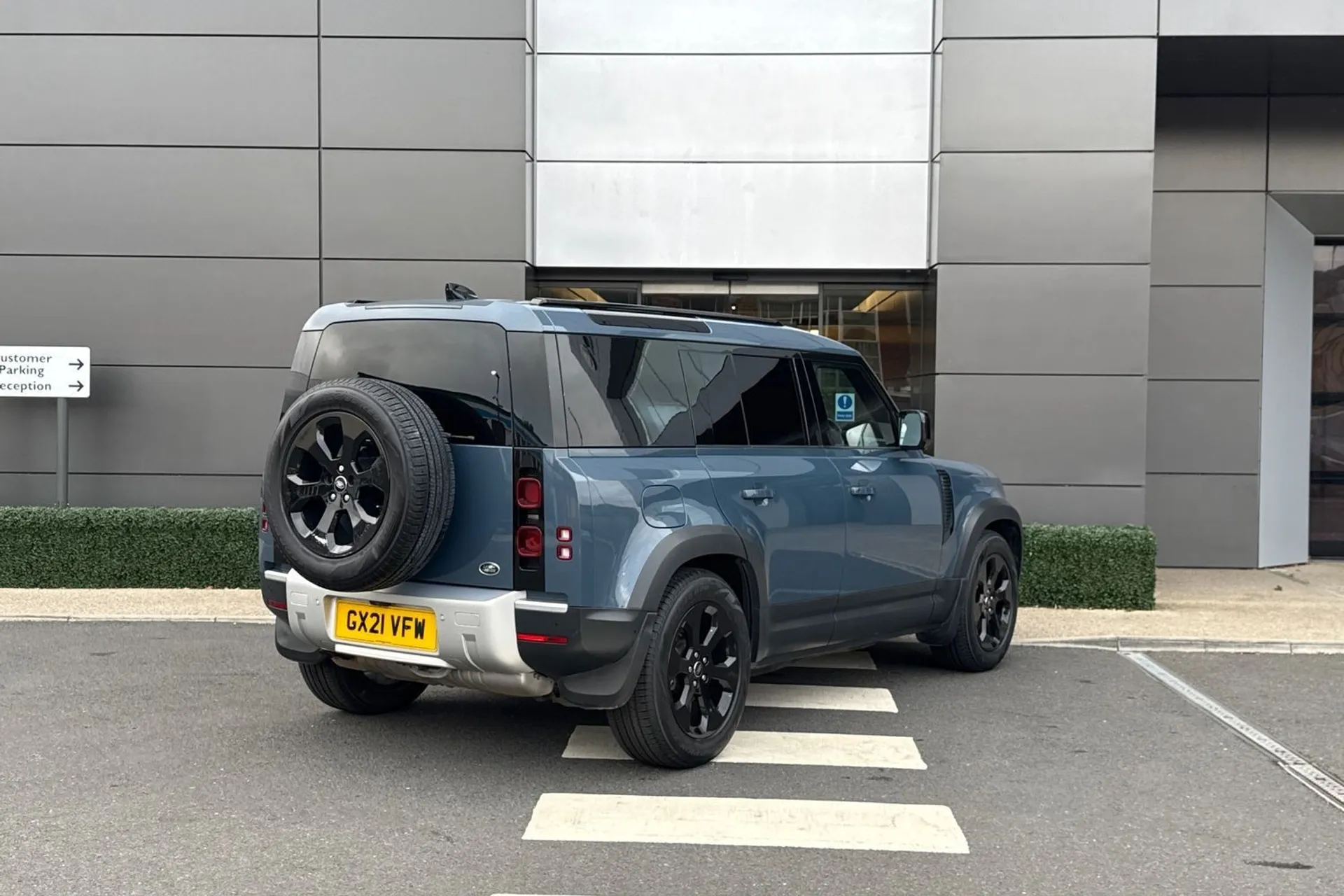 LAND ROVER DEFENDER thumbnail image number 6