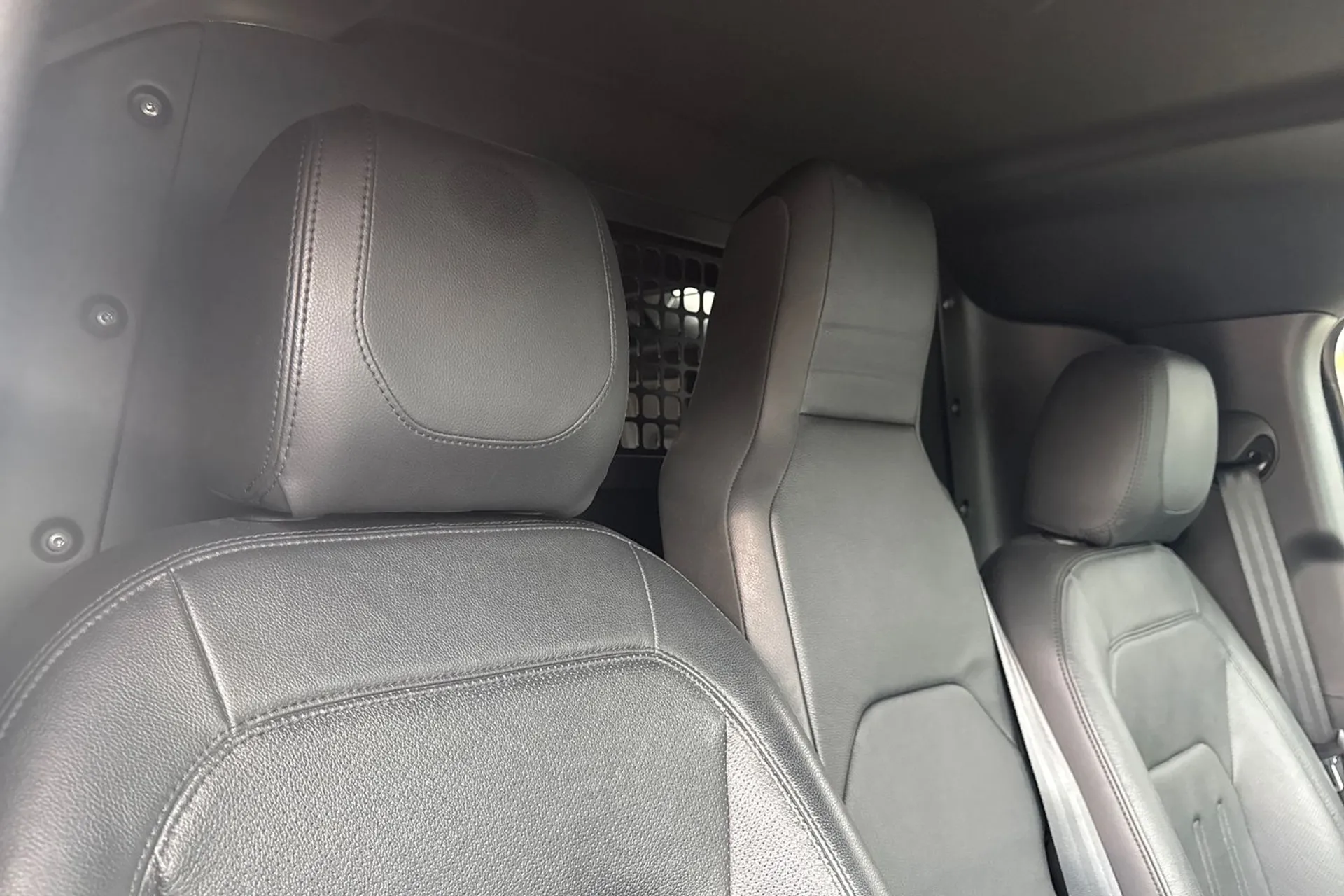 LAND ROVER DEFENDER thumbnail image number 21