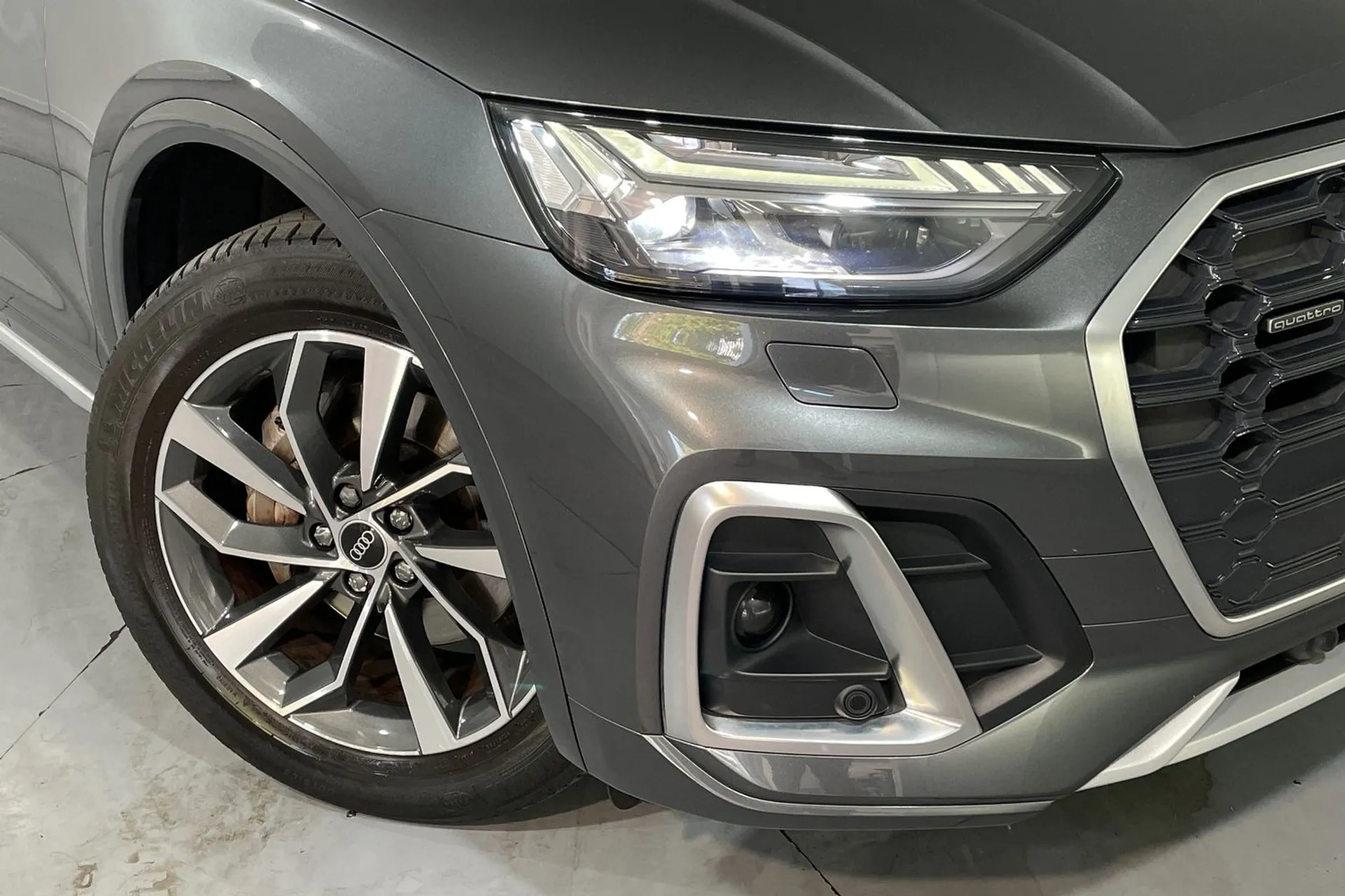 Audi Q5 thumbnail image number 6