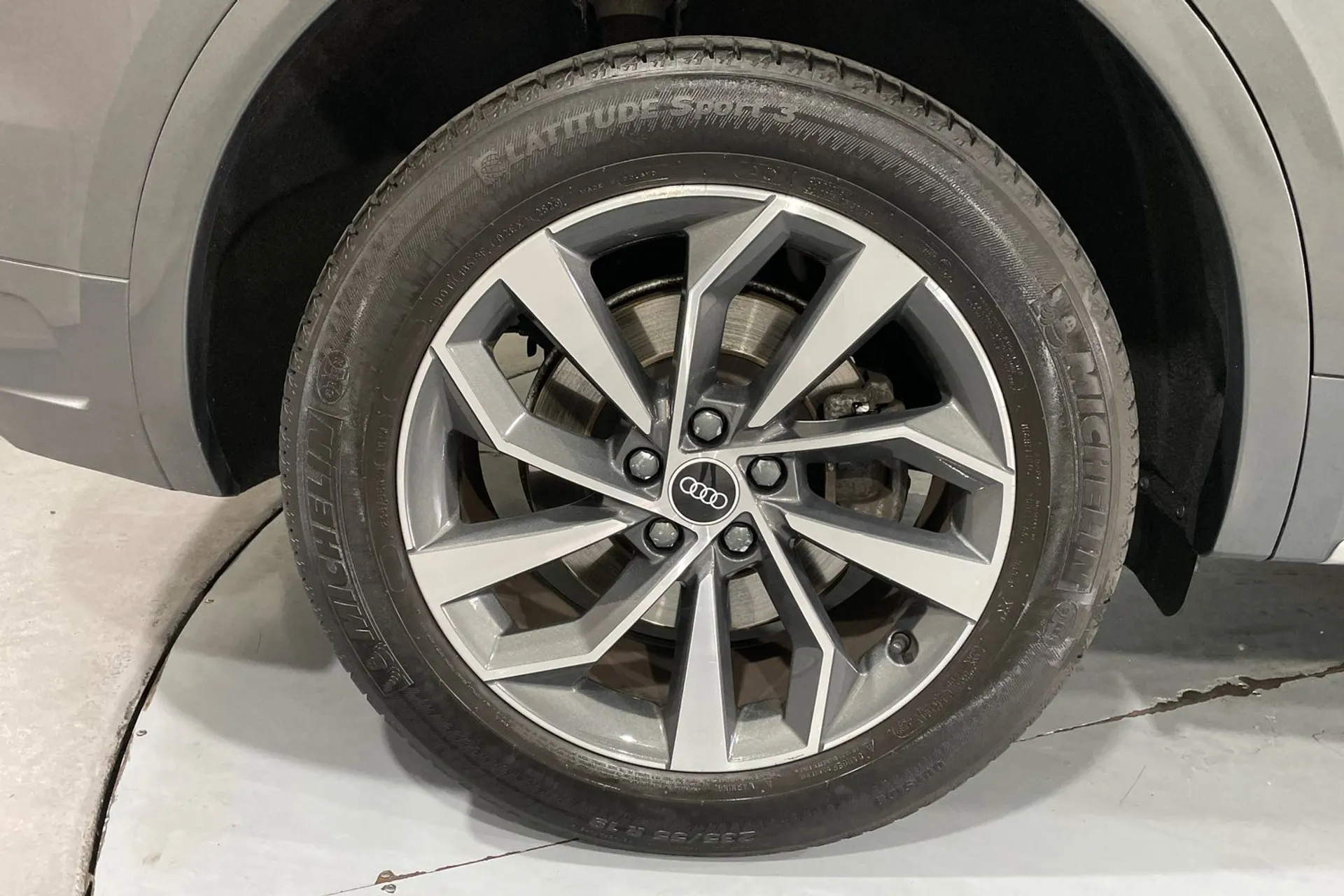 Audi Q5 thumbnail image number 13