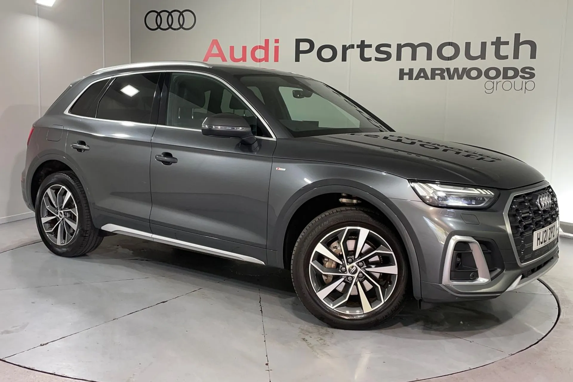 Audi Q5 focused image