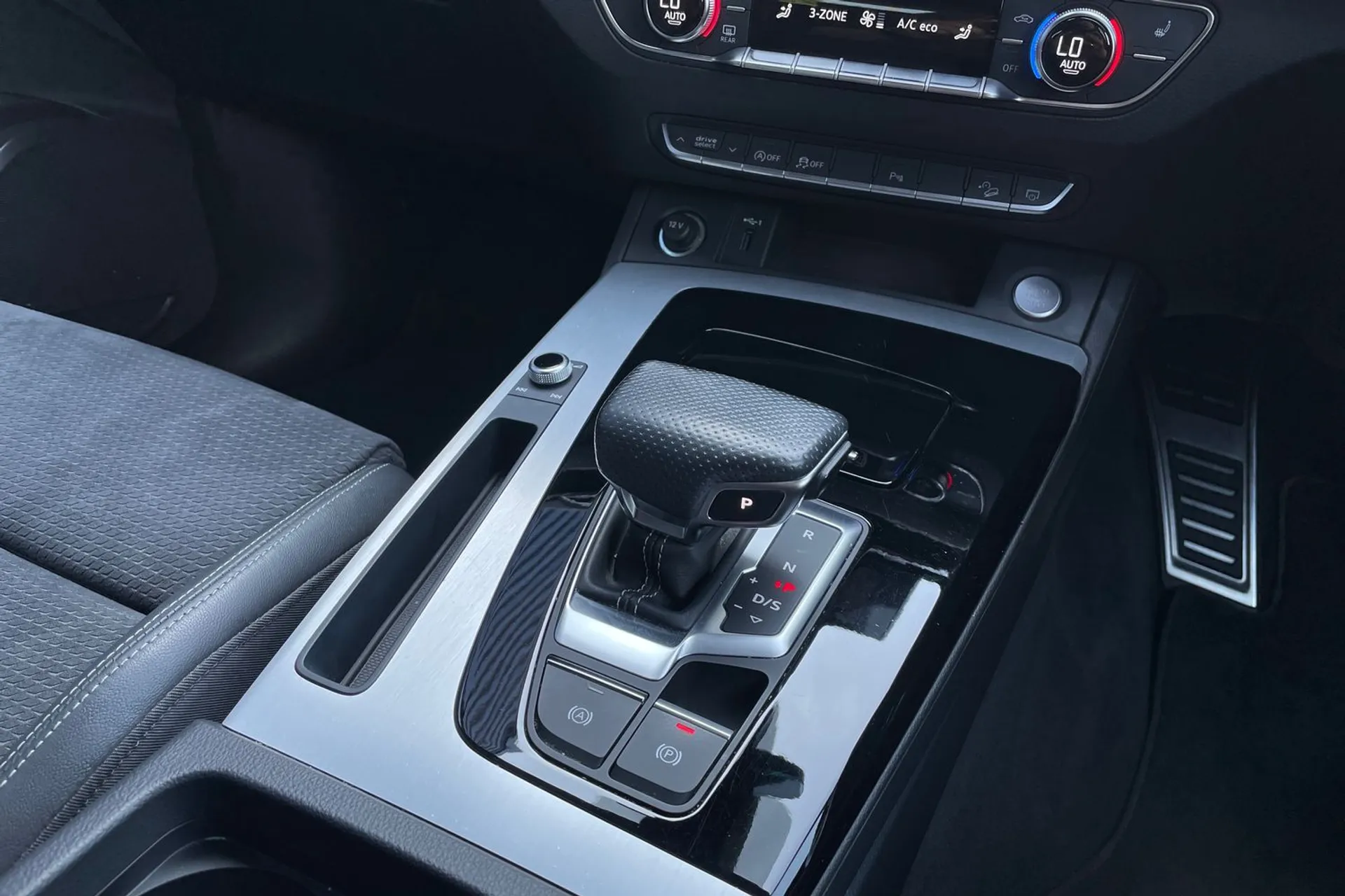 Audi Q5 thumbnail image number 42