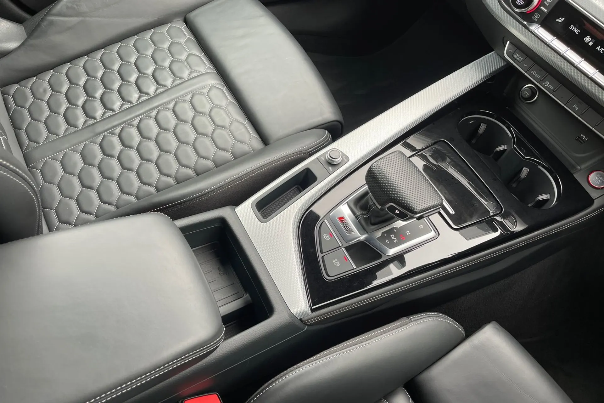 Audi RS5 thumbnail image number 37