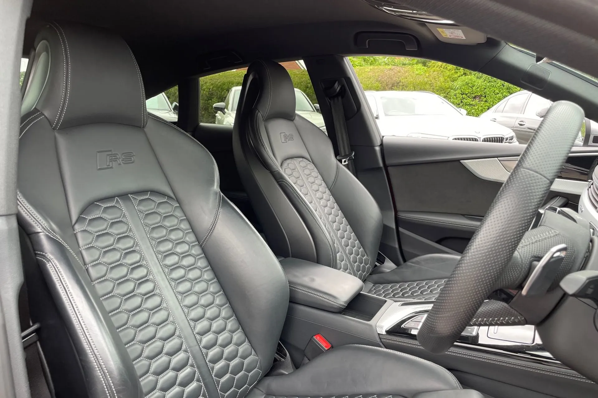 Audi RS5 thumbnail image number 25