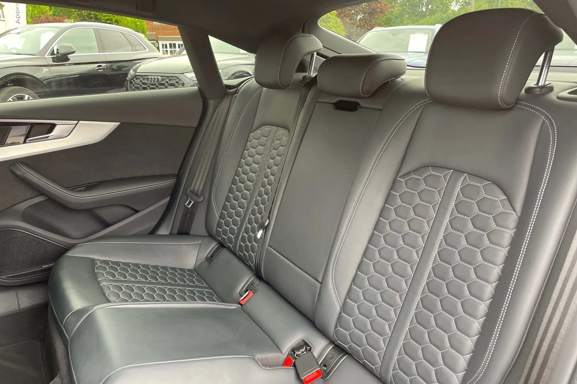 Audi RS5 thumbnail image number 41
