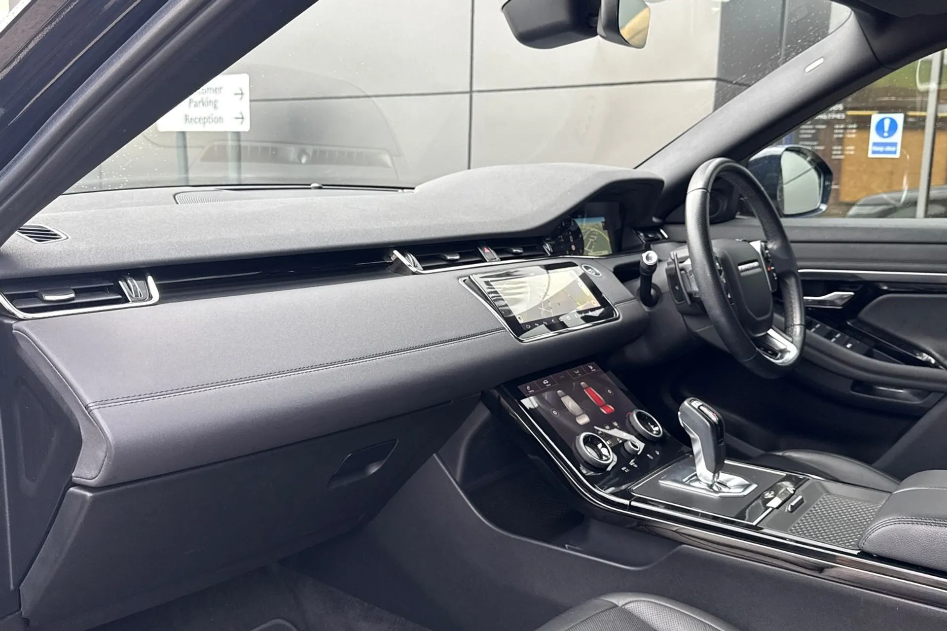 LAND ROVER RANGE ROVER EVOQUE thumbnail image number 32