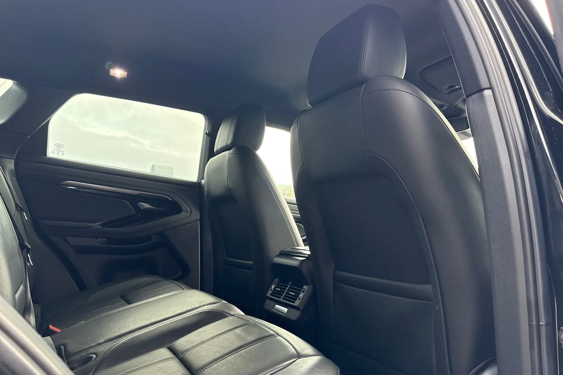 LAND ROVER RANGE ROVER EVOQUE thumbnail image number 30