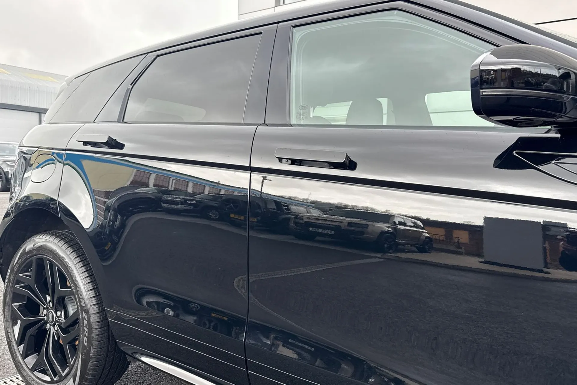 LAND ROVER RANGE ROVER EVOQUE thumbnail image number 21