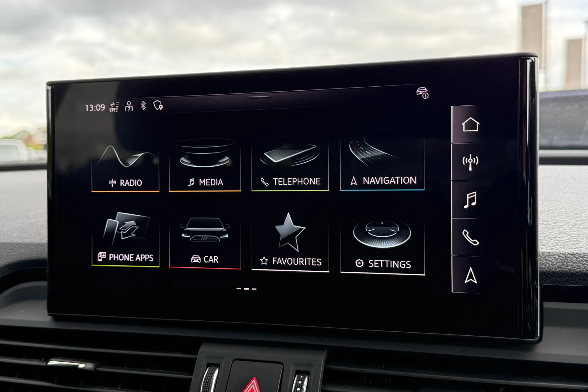 Audi Q5 thumbnail image number 16