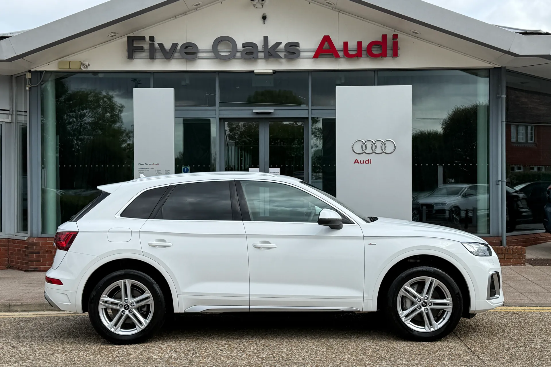 Audi Q5 thumbnail image number 2