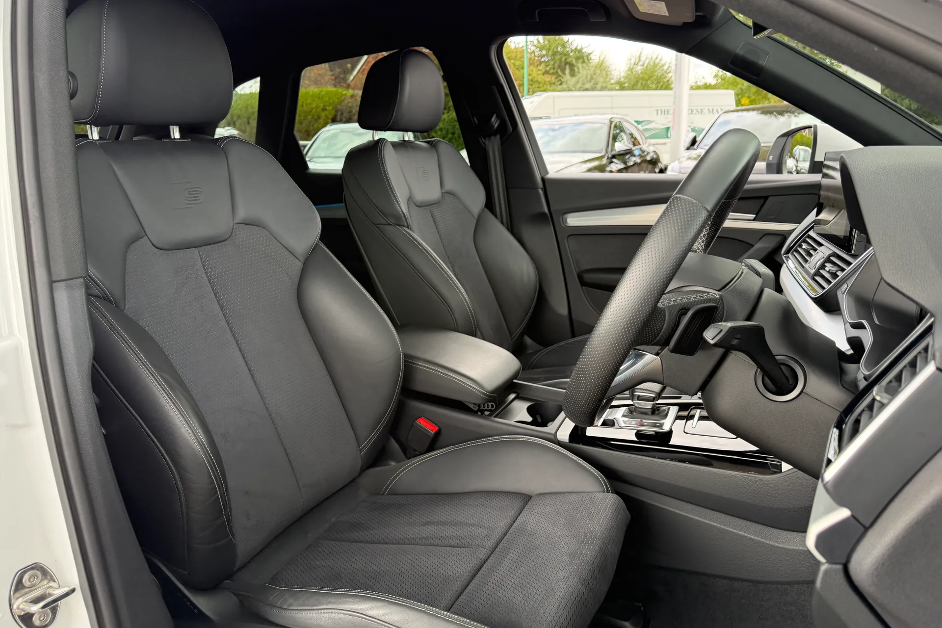 Audi Q5 thumbnail image number 29