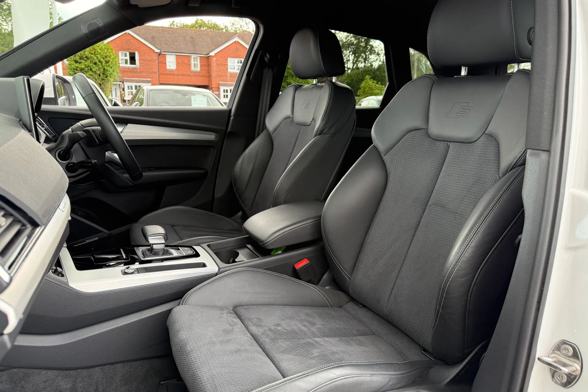 Audi Q5 thumbnail image number 32
