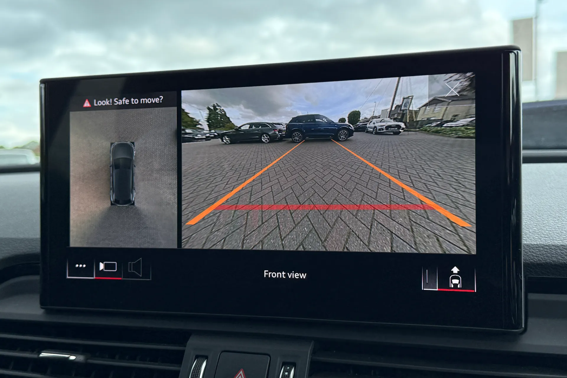 Audi Q5 thumbnail image number 11