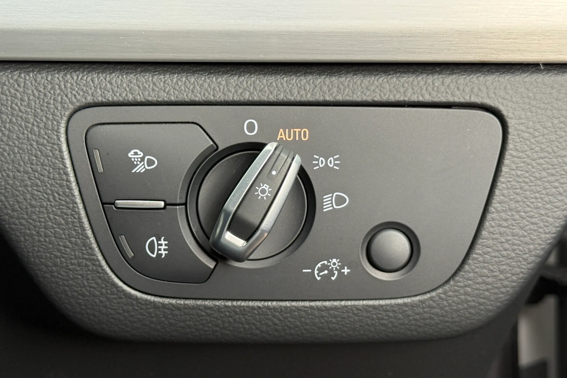 Audi Q5 thumbnail image number 25