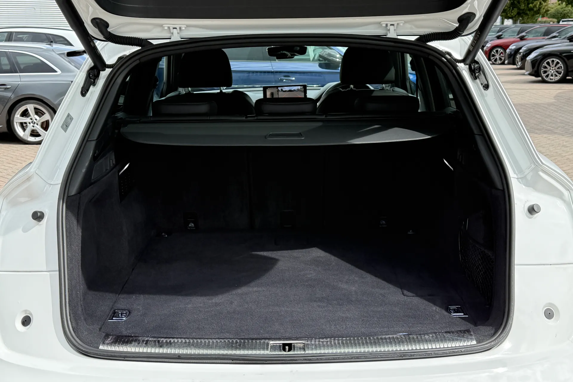 Audi Q5 thumbnail image number 37