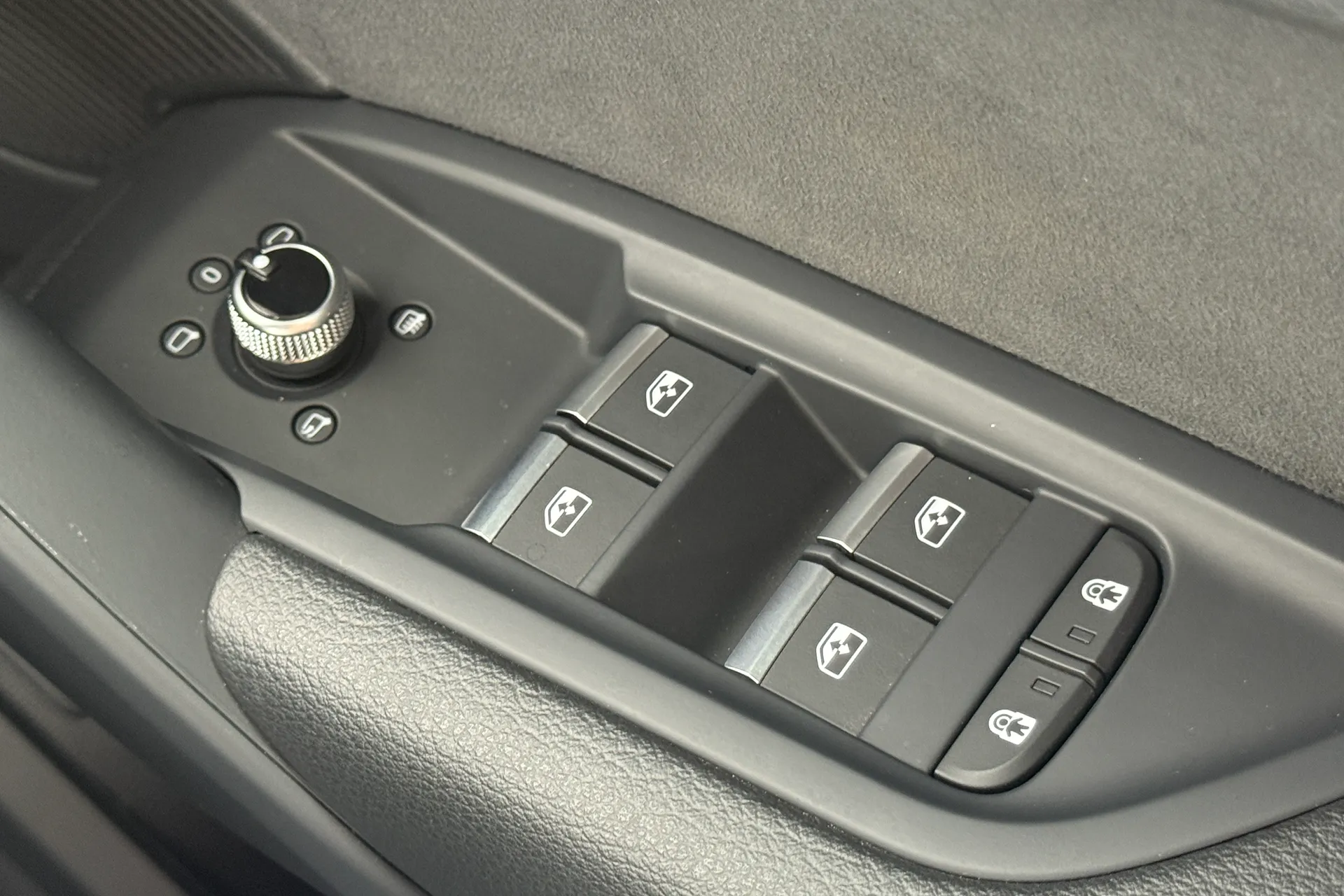 Audi Q5 thumbnail image number 21