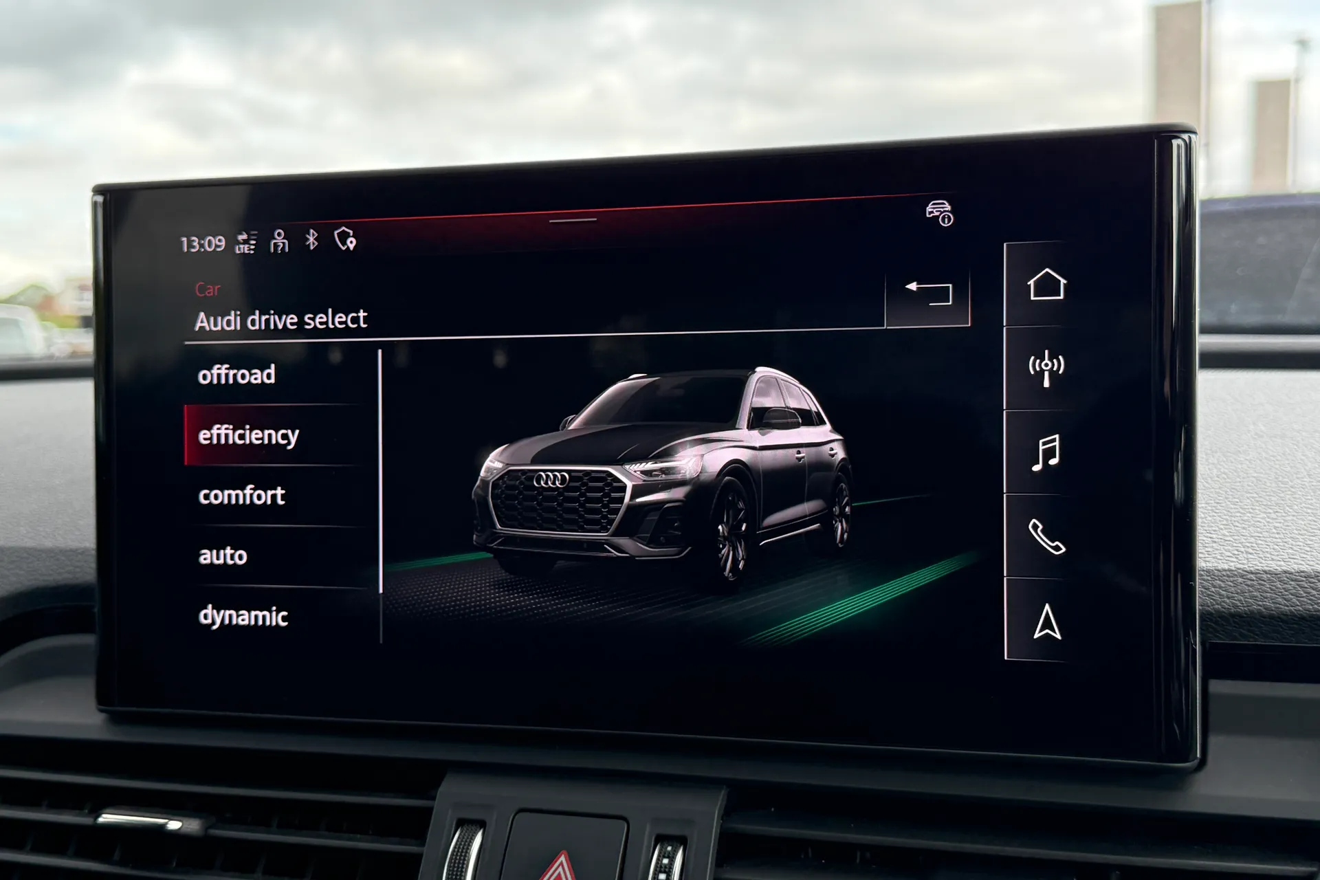 Audi Q5 thumbnail image number 12