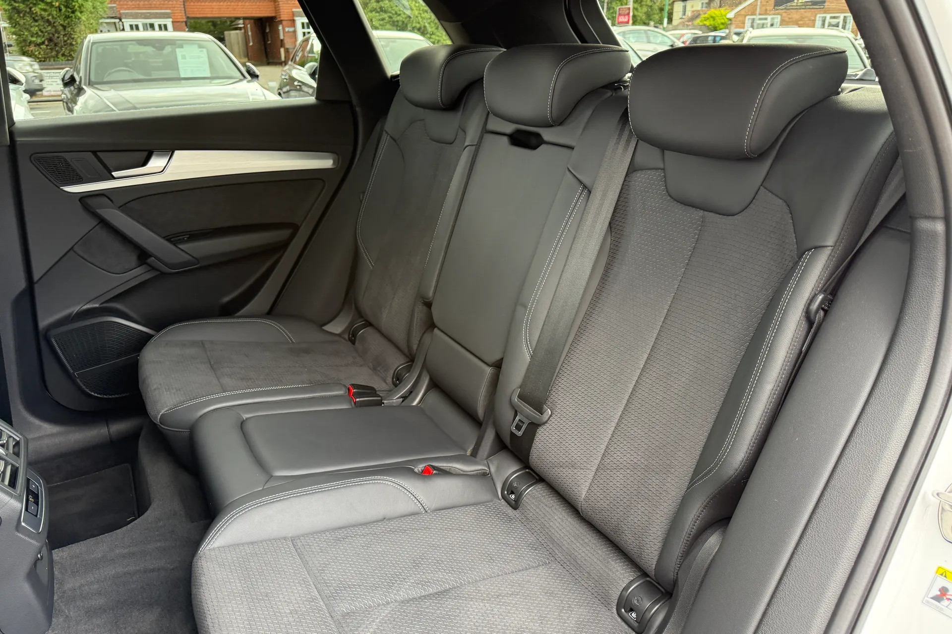 Audi Q5 thumbnail image number 44