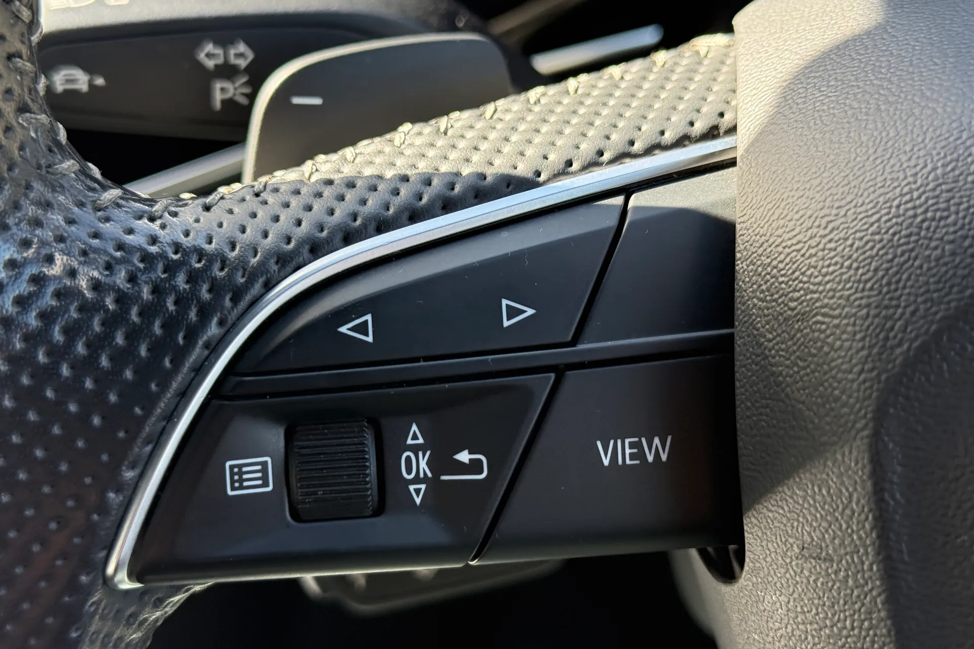 Audi Q8 thumbnail image number 18