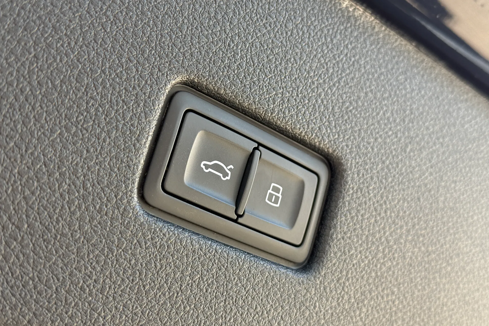 Audi Q8 thumbnail image number 39