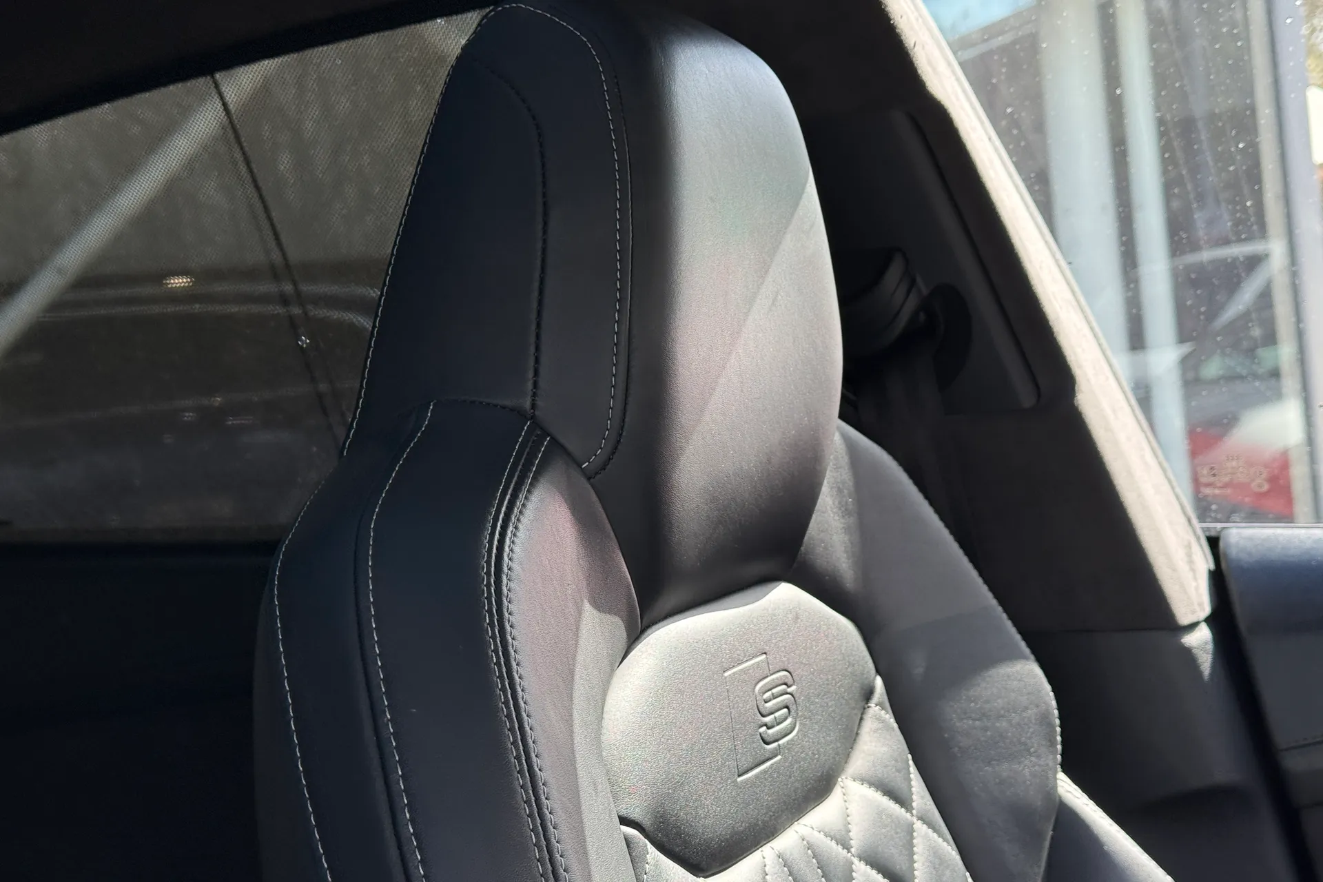 Audi Q8 thumbnail image number 23