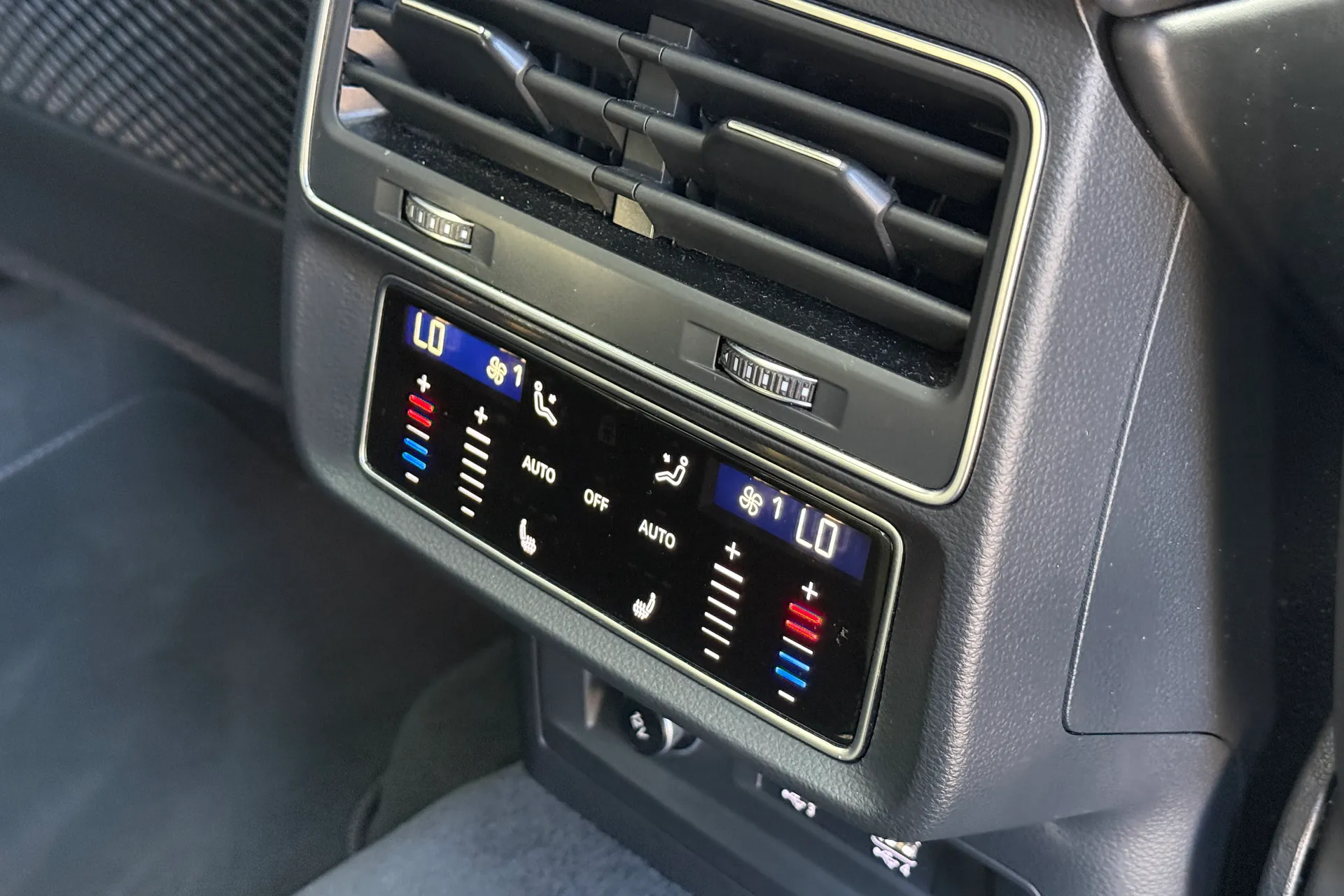 Audi Q8 thumbnail image number 35