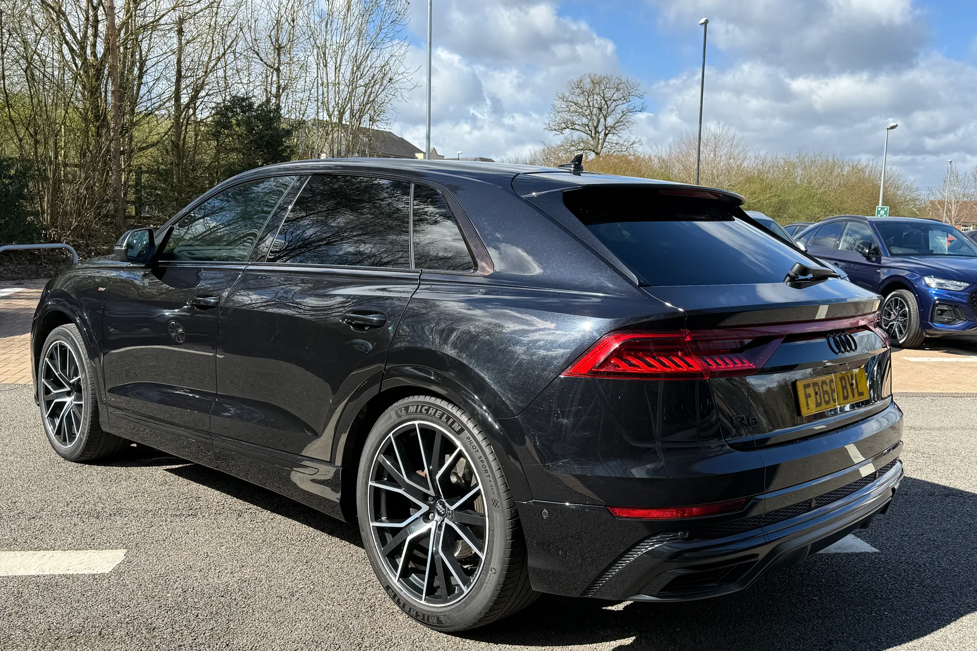 Audi Q8 thumbnail image number 43