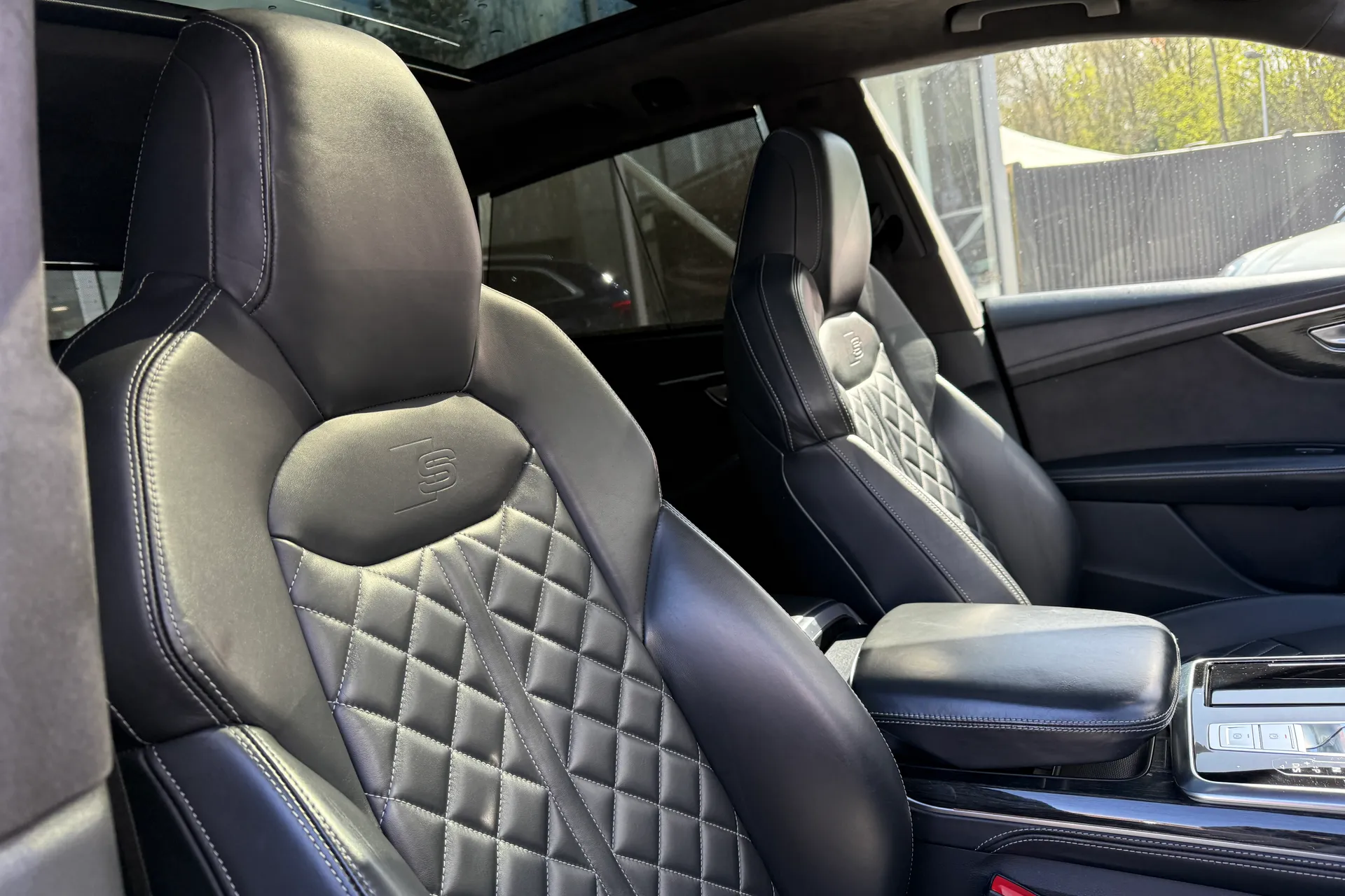 Audi Q8 thumbnail image number 28