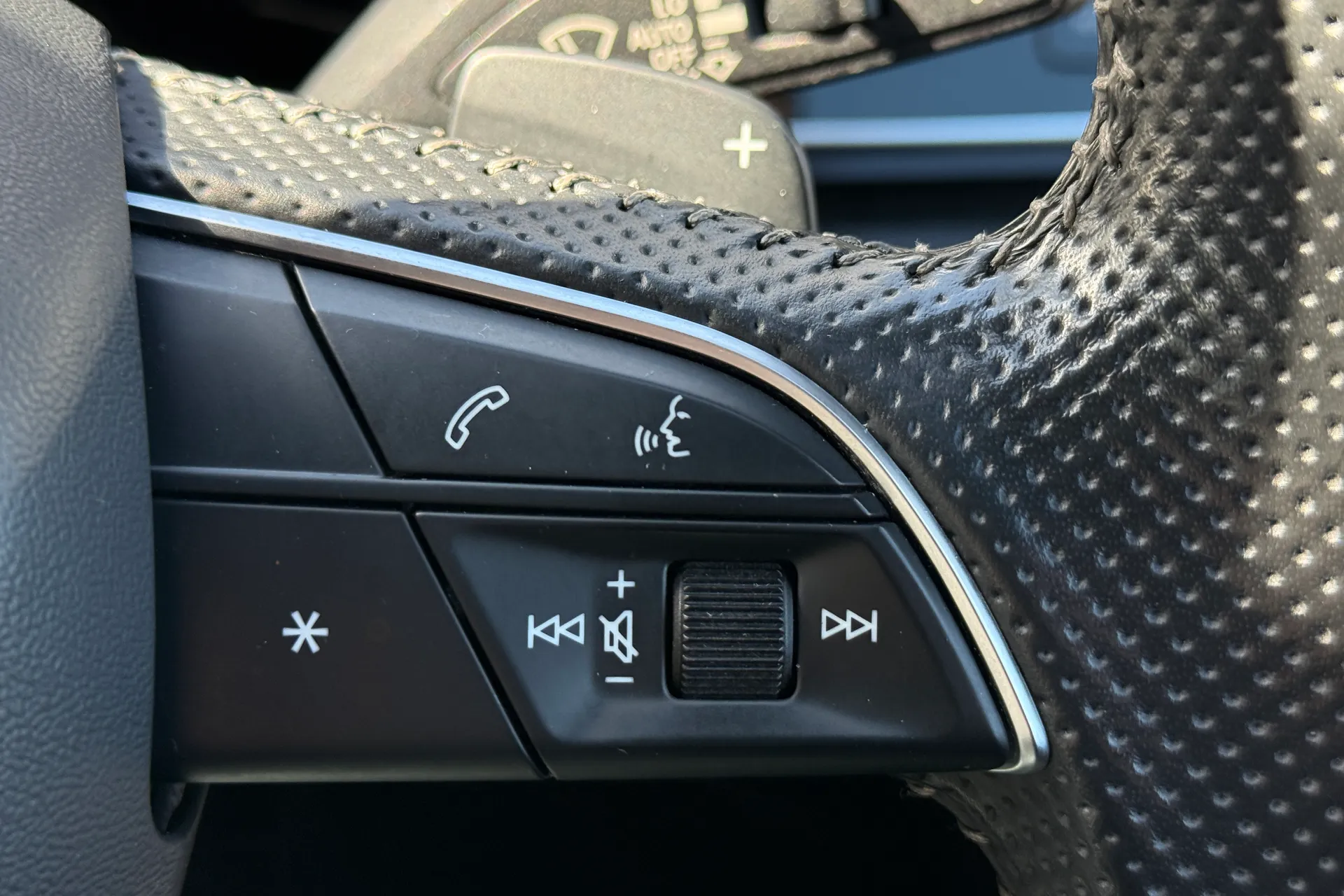 Audi Q8 thumbnail image number 19