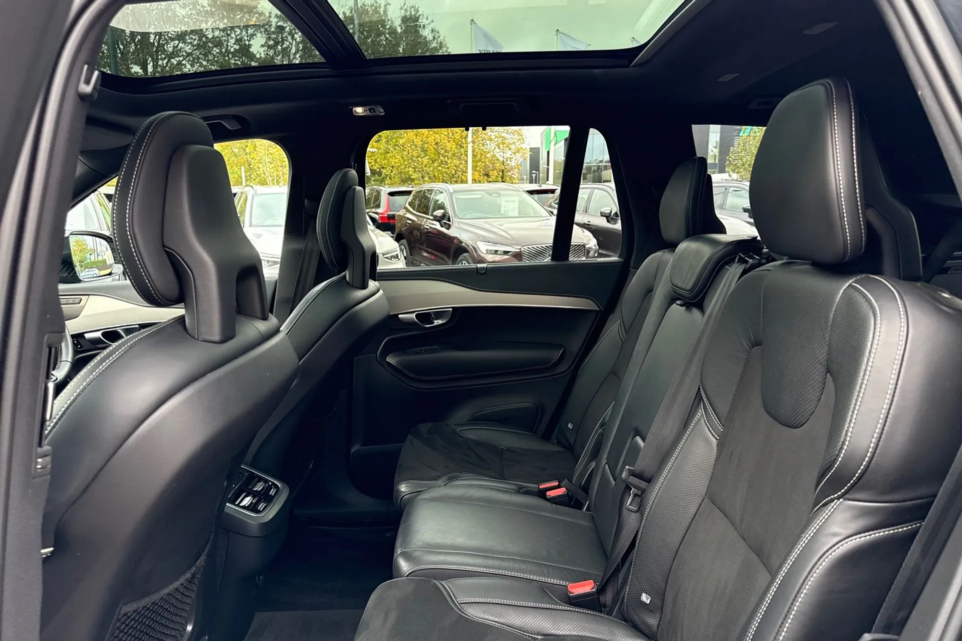 Volvo XC90 thumbnail image number 32