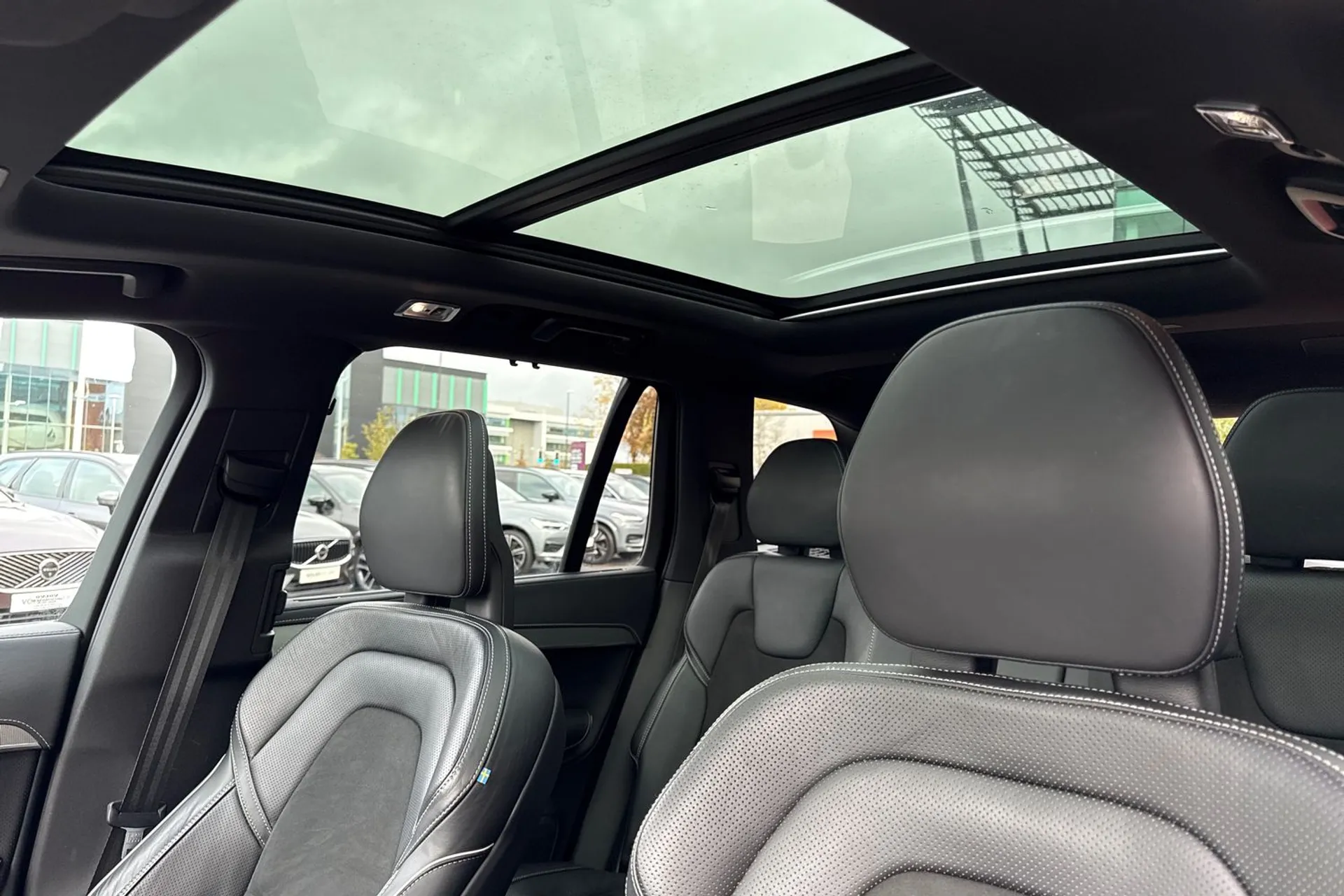 Volvo XC90 thumbnail image number 31