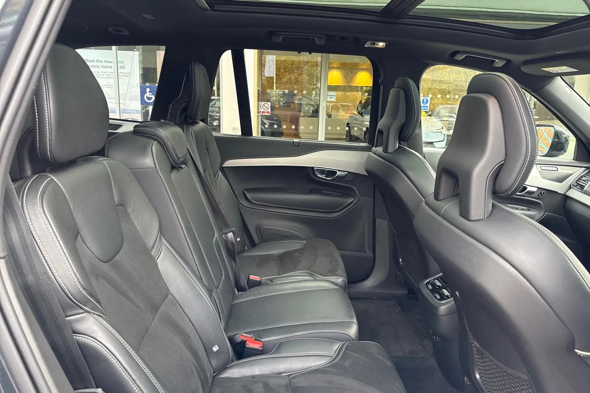 Volvo XC90 thumbnail image number 25