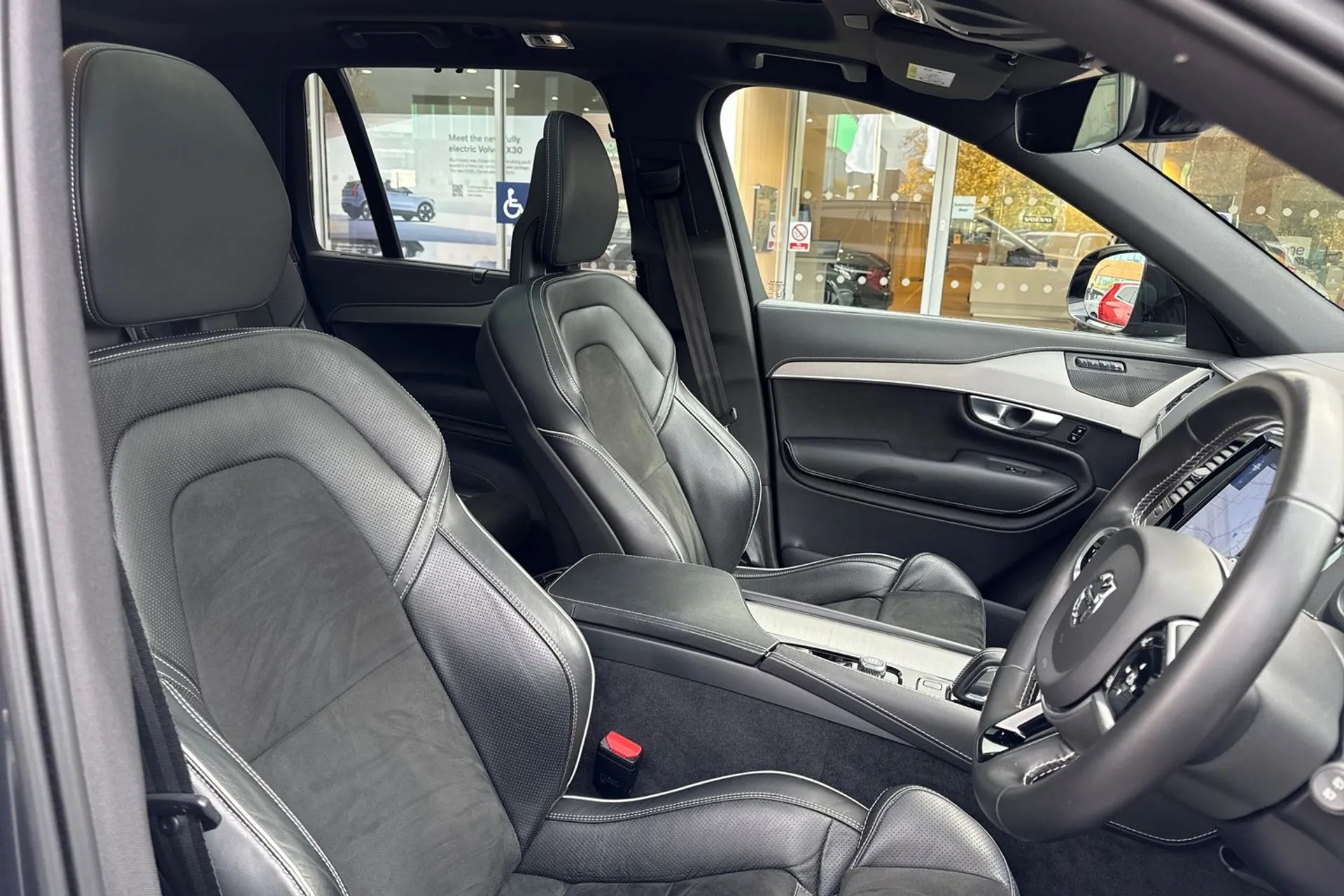 Volvo XC90 thumbnail image number 28