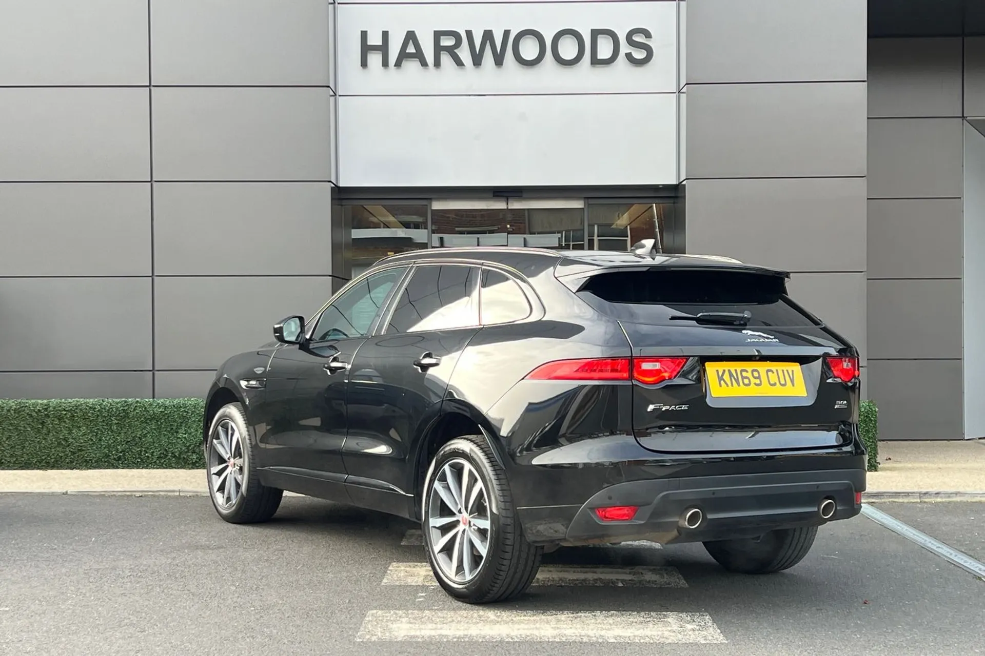 Jaguar F-PACE thumbnail image number 8