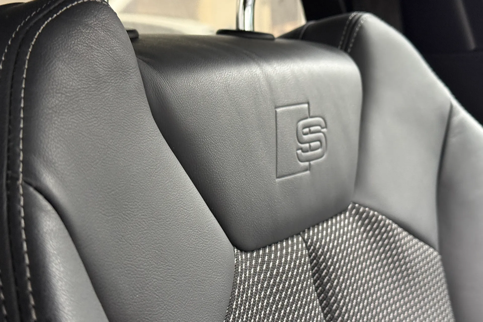 Audi Q3 thumbnail image number 18