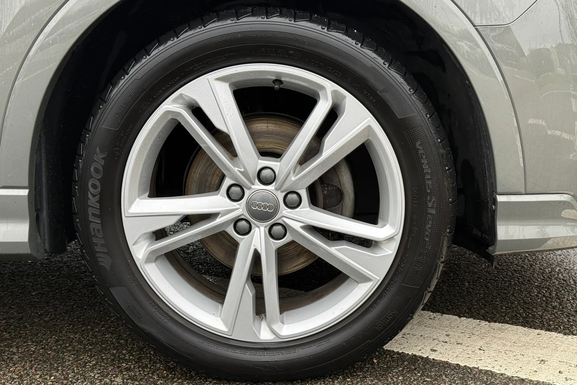 Audi Q3 thumbnail image number 24