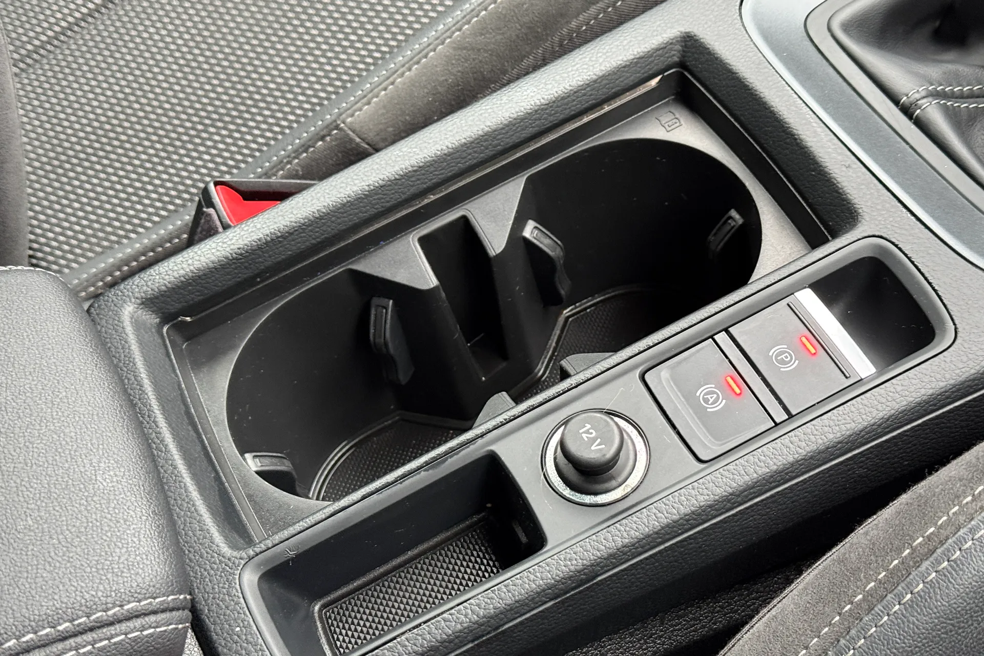 Audi Q3 thumbnail image number 20