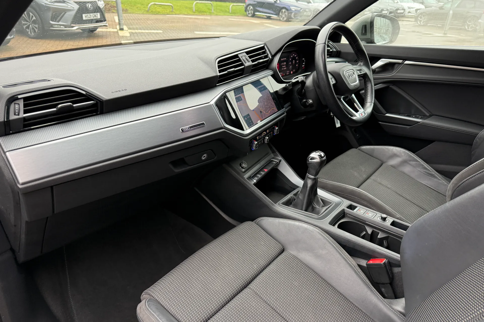 Audi Q3 thumbnail image number 45