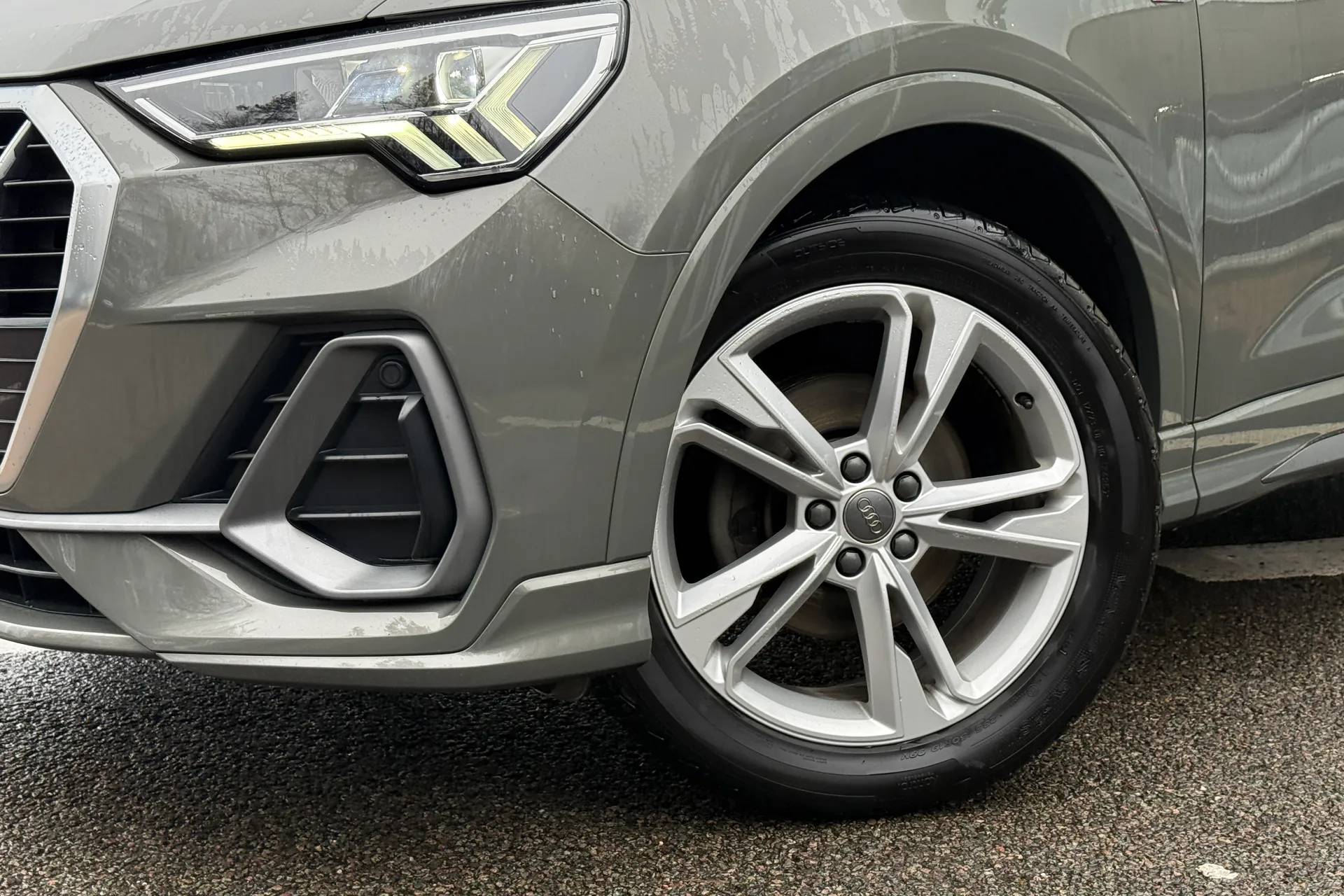 Audi Q3 thumbnail image number 49