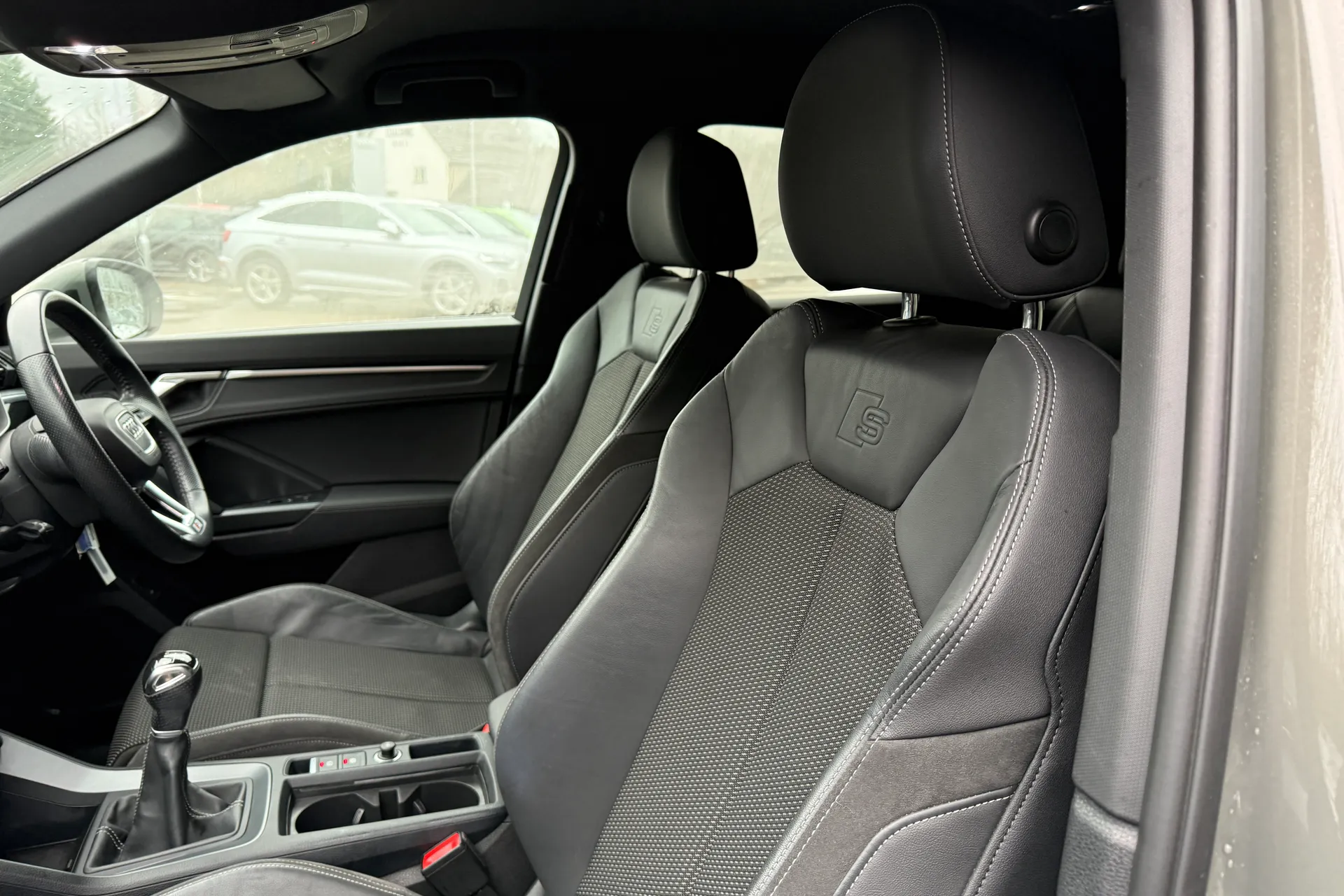 Audi Q3 thumbnail image number 46