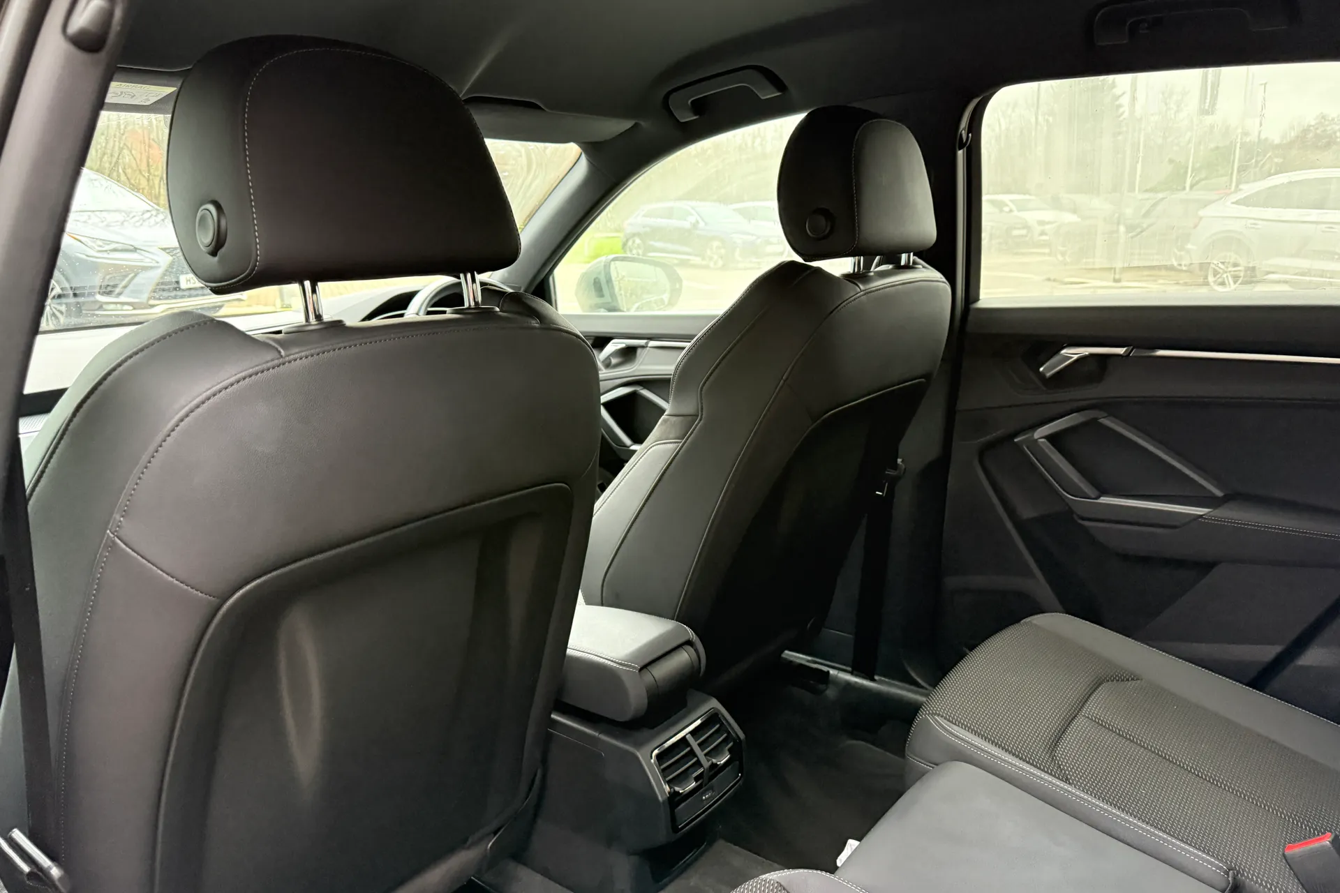 Audi Q3 thumbnail image number 42