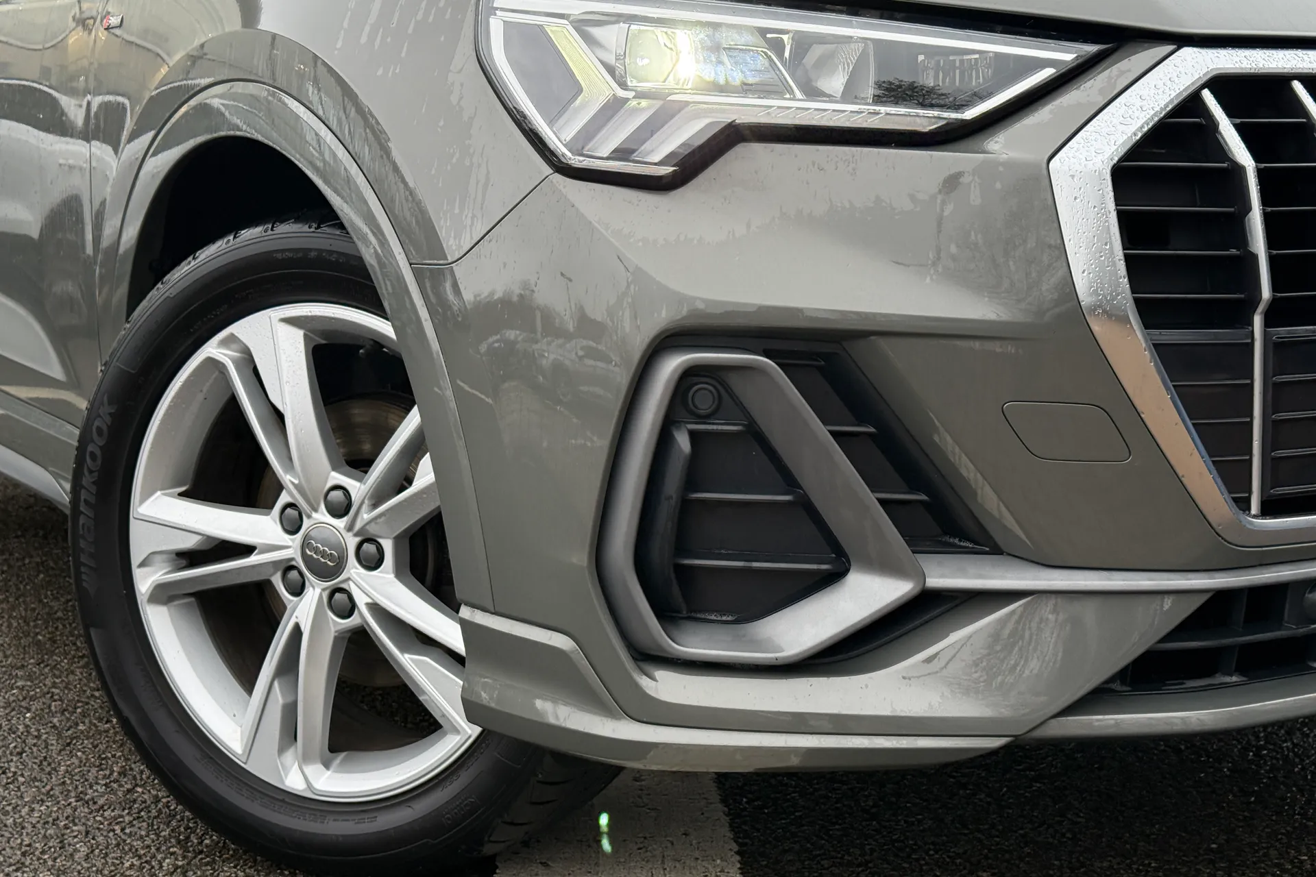 Audi Q3 thumbnail image number 6