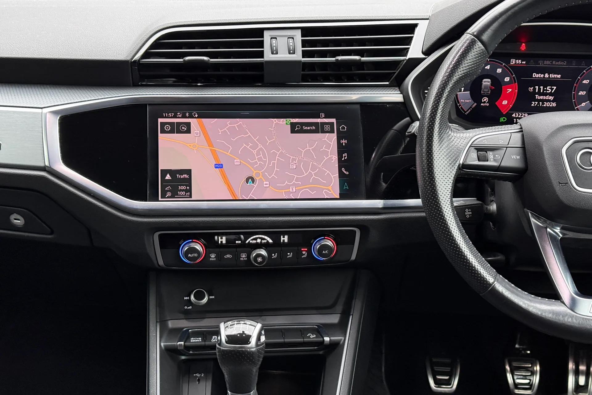 Audi Q3 thumbnail image number 30