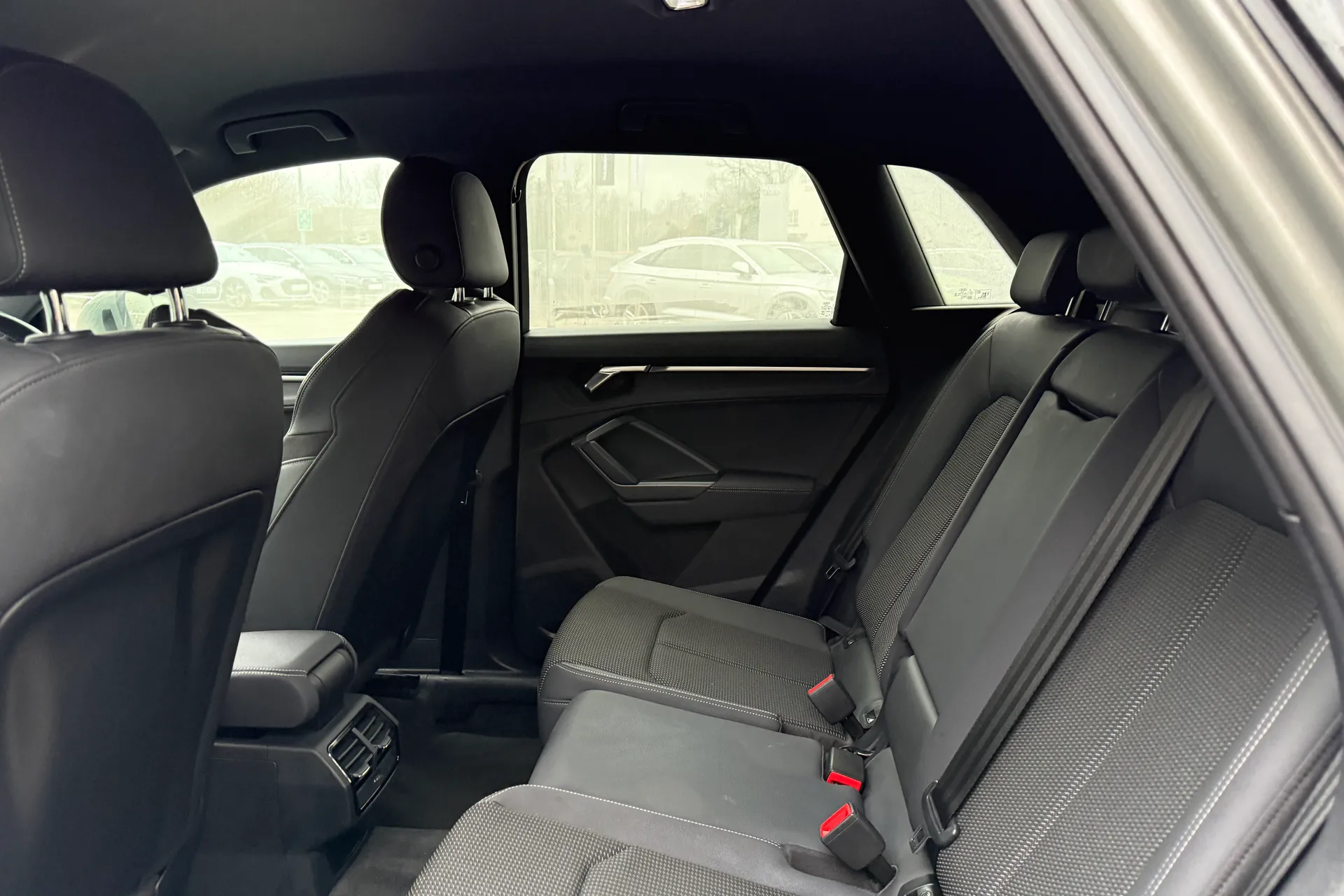 Audi Q3 thumbnail image number 44