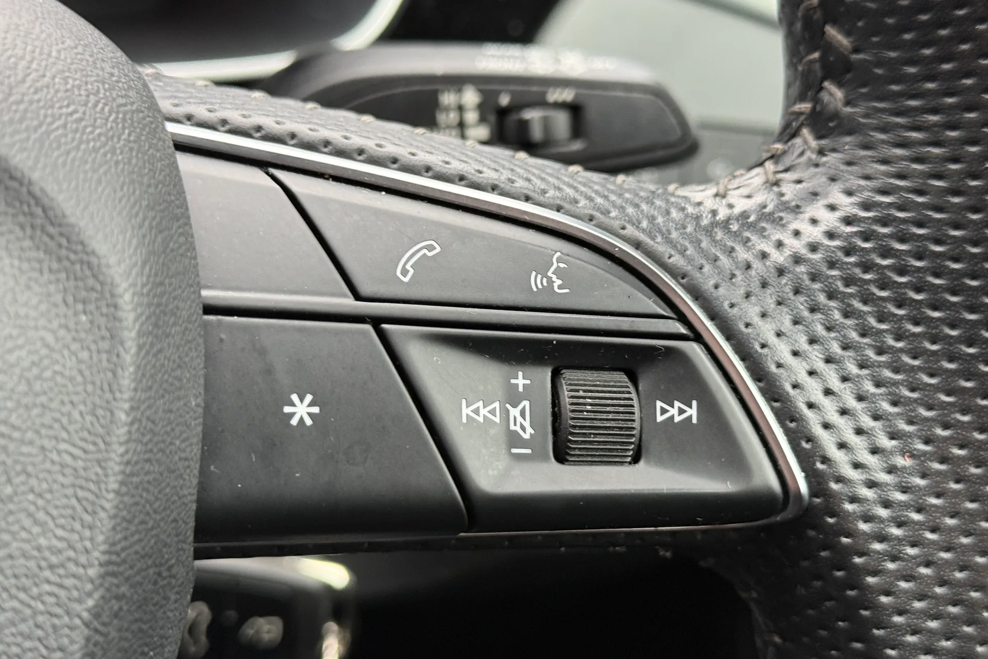 Audi Q3 thumbnail image number 14