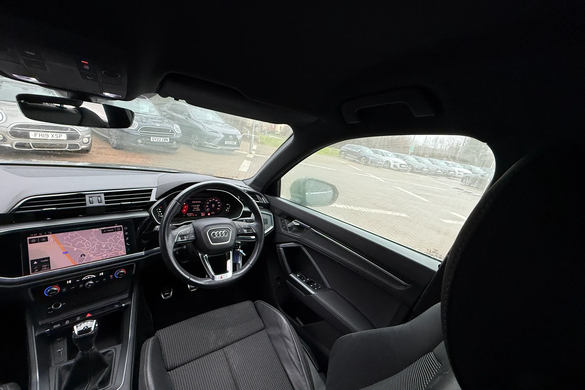 Audi Q3 thumbnail image number 29