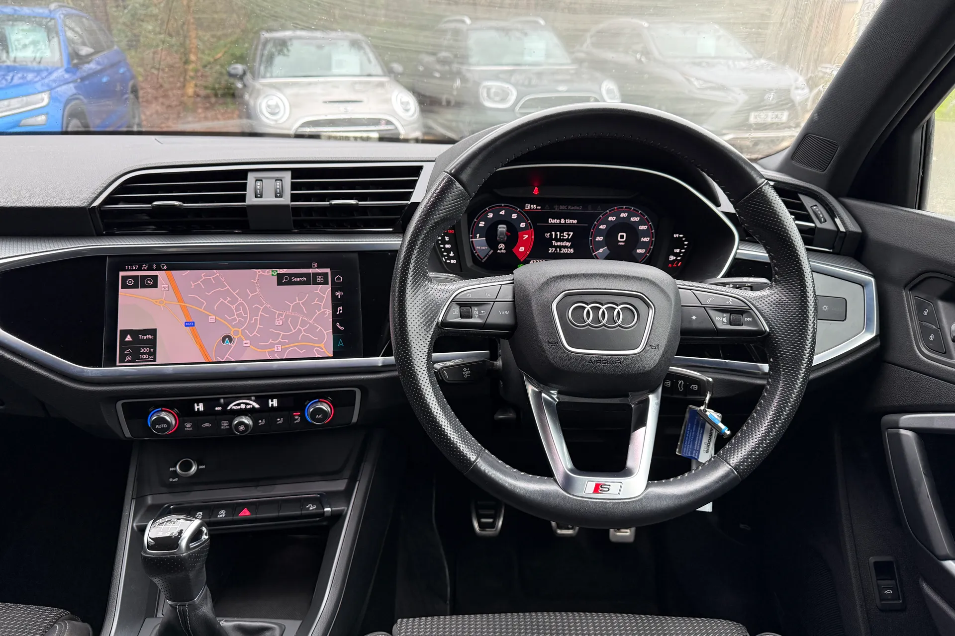 Audi Q3 thumbnail image number 31