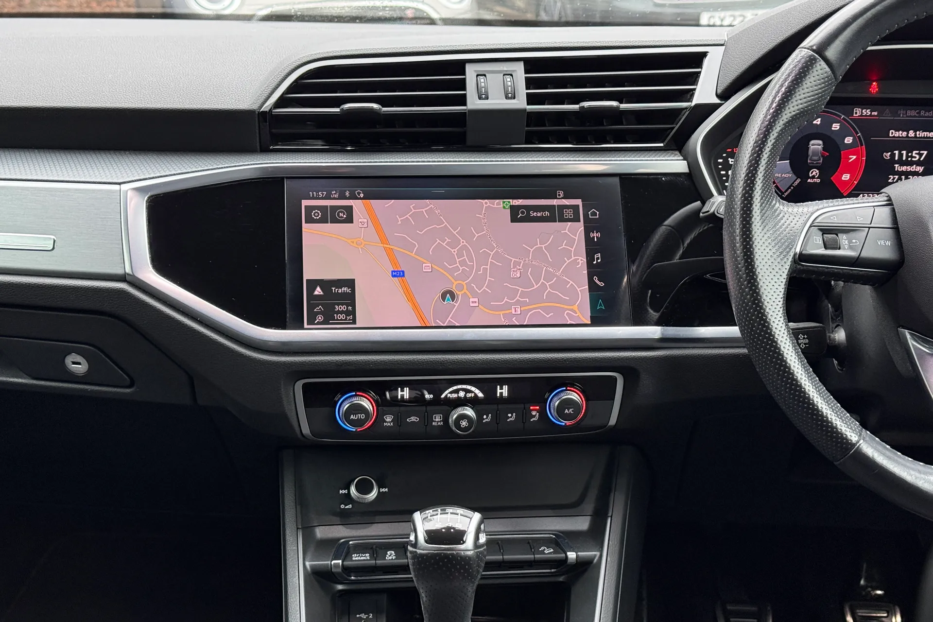 Audi Q3 thumbnail image number 32