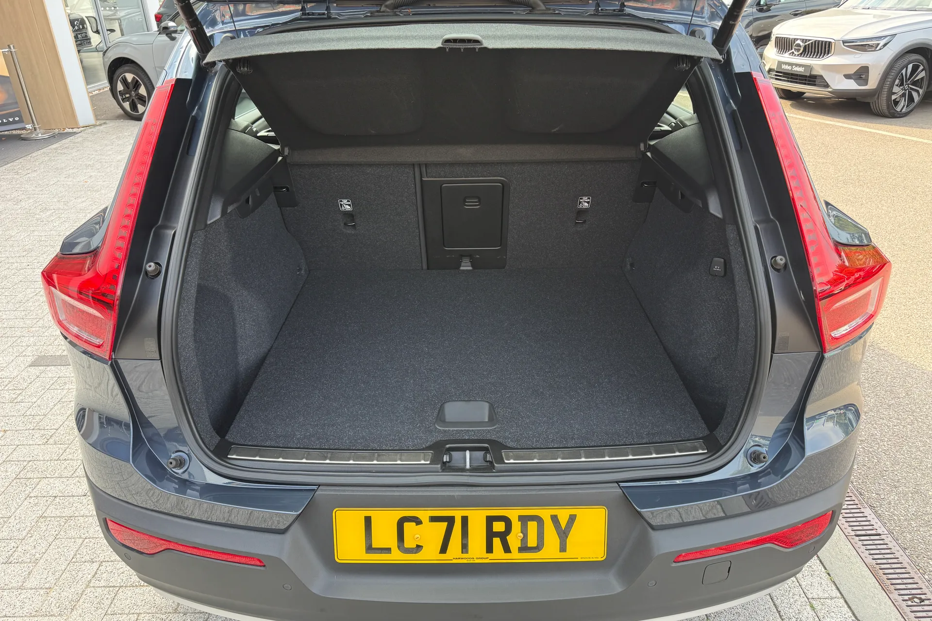 Volvo XC40 thumbnail image number 19
