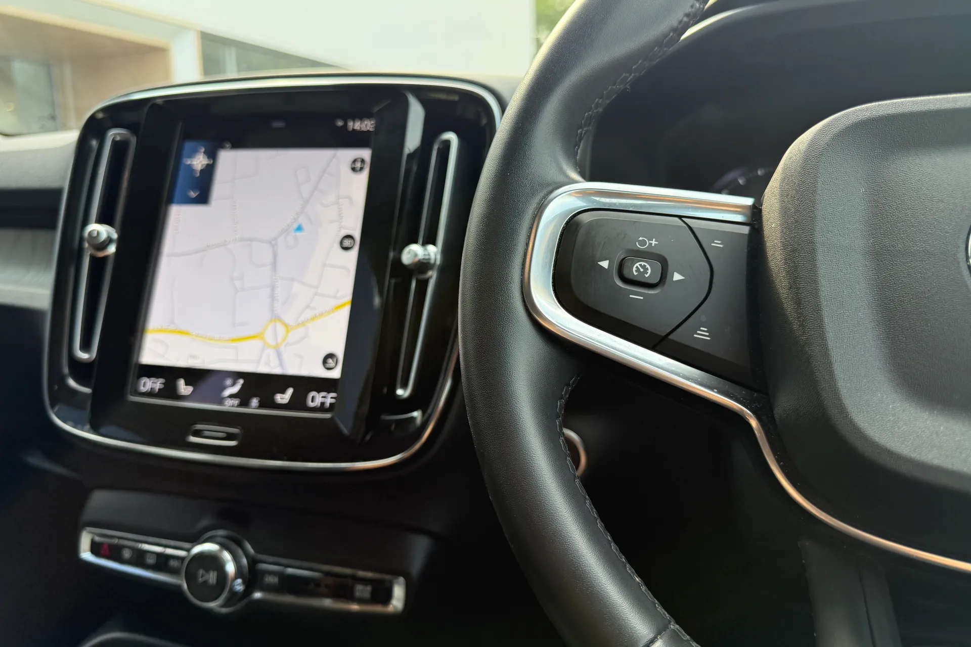 Volvo XC40 thumbnail image number 34